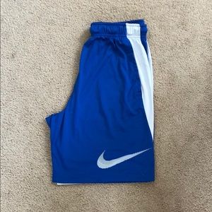 NIKE ATHLETIC SHORTS | sz: Medium|